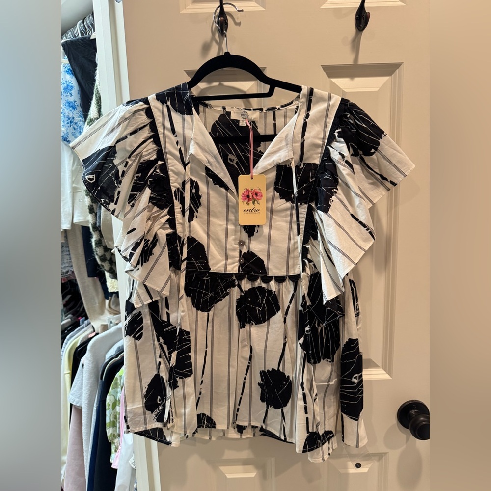 Entro Monochrome Abstract Button-Up Blouse